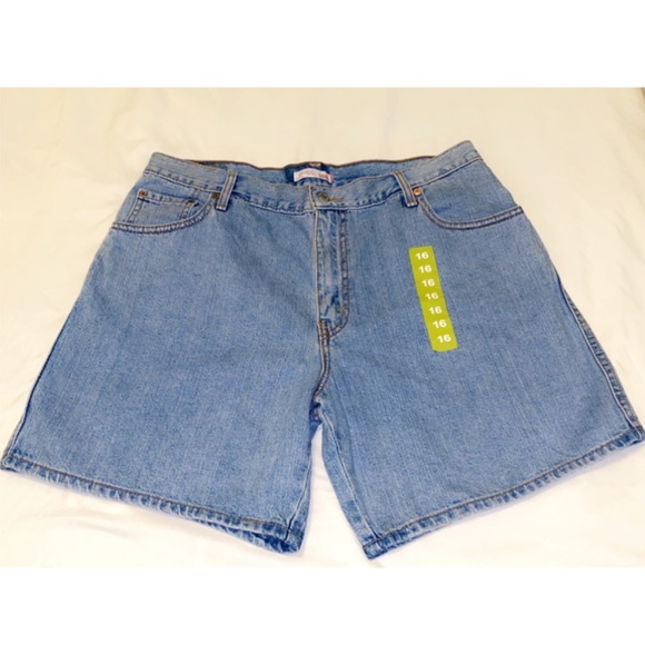 Levi's Denim - NWOT! Levi’s relaxed shorts.